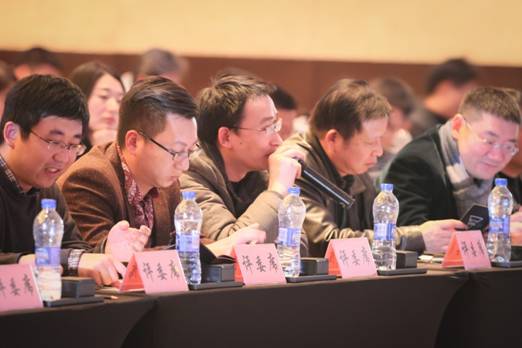 评委点评.jpg